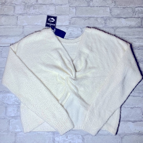 HOLLISTER: COZY REVERSIBLE TWISTED CROPPED SWEATER - Picture 6 of 8